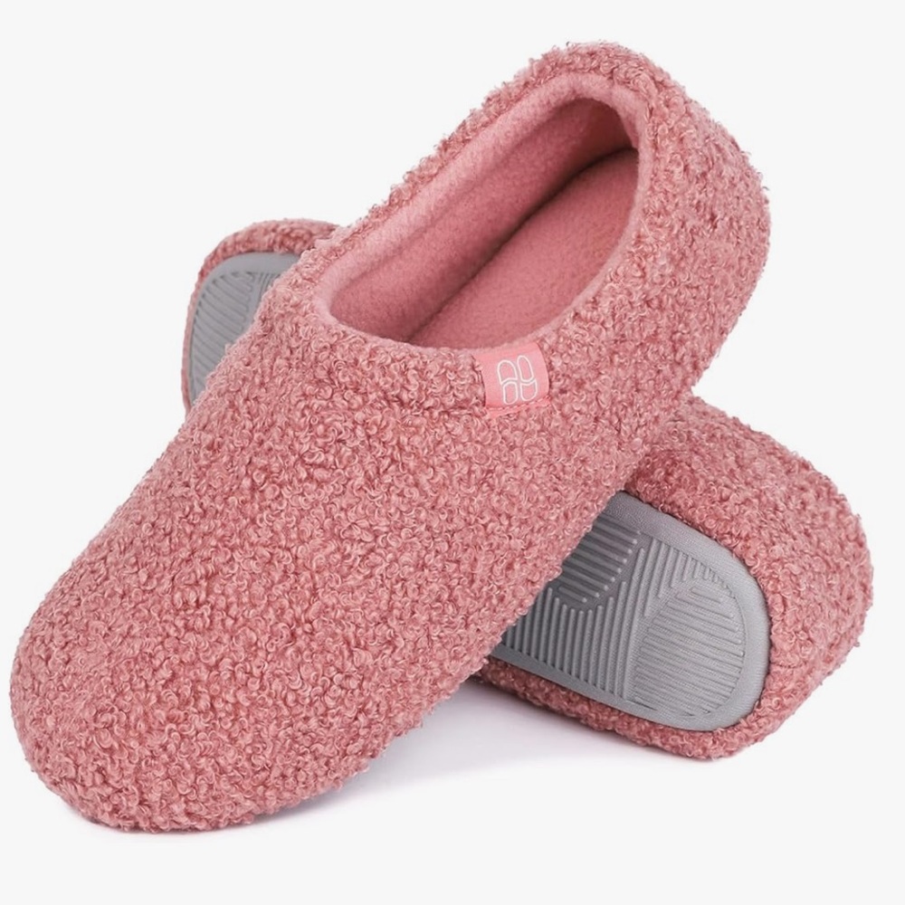 Women's Fuzzy Curly Fur Memory Foam Loafer
Slippers with Polar Fleece Lining
